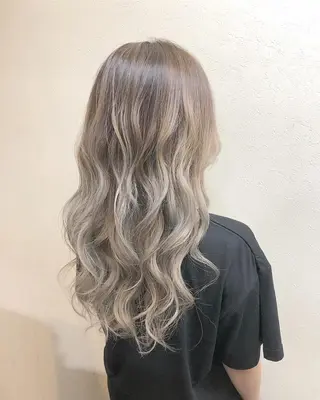 ロング ヤマグチ ヒカルのヘアスタイル