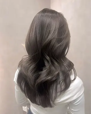 ロング カラー MIRAC所属・Ryoichi⛓️ 韓国ヘア/ハイトーンのヘアスタイル