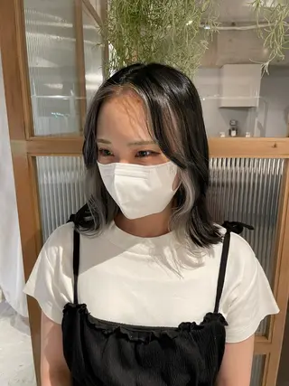 カラー ミルクティーベージュ ブリーチ🖤サヤカのヘアスタイル