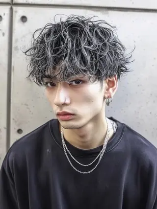 ショート パーマ メンズ メンズハイトーン メンズバレイヤージュのヘアスタイル