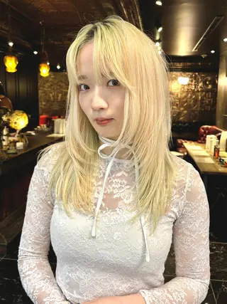 セミロング レイヤー/ハッシュ/ ウルフ/透明感カラーのヘアスタイル