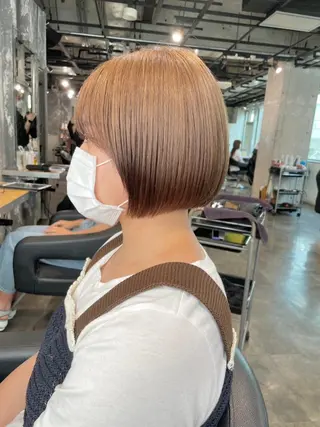 ショート カラー 僕なら縮毛矯正してて もブリーチできますのヘアスタイル