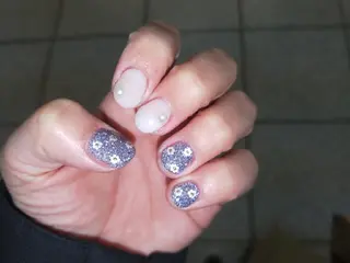 ネイル R'well所属・はばすみれ🎀ﾈｲﾙ 光ﾌｪｲｼｬﾙ ﾍｱのネイルデザイン