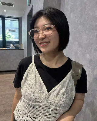 ショート 🌐NATSUMI 🌐【寒色カラー】のヘアスタイル