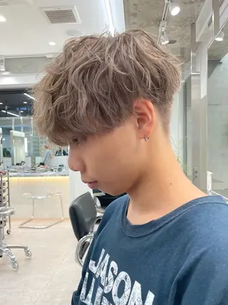 メンズ ハイトーンカラー 優海のヘアスタイル