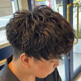 ショート パーマ メンズ 吉田 新平のヘアスタイル