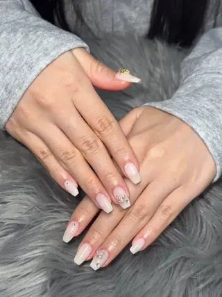 ネイル Momoka 🍑🎀のネイルデザイン