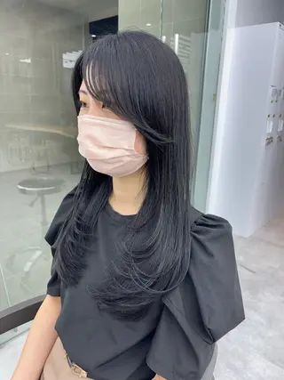 ロング i.+OMOTESANDO所属・mei / 艶カラー ミディアム レイヤーのヘアスタイル