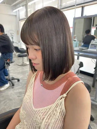 ミディアム 縮毛矯正🐼暖色 根本侑季のヘアスタイル