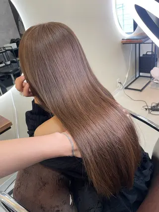 セミロング カラー ヘアアレンジ mika｜ブルーカラ ー｜ハイトーンカラーのヘアスタイル