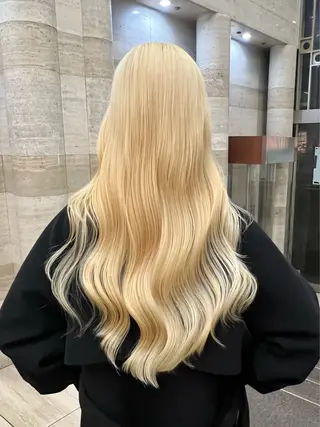 ロング カラー Via  京都烏丸所属・ブロンド/ハイトーン /レイヤー/りなのヘアスタイル