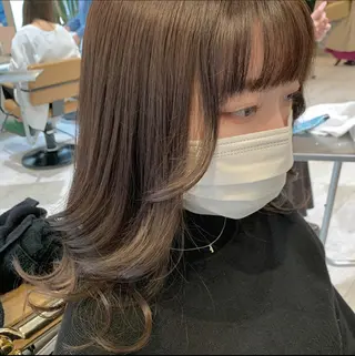 セミロング カラー ヤマダ サクラのヘアスタイル