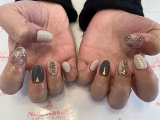 ネイル ネイルリボン 受付スタッフのネイルデザイン