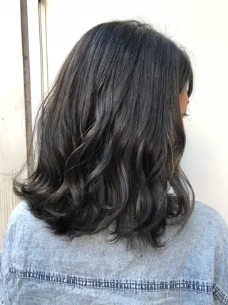 ミディアム カラー 女性に人気♪ はやしほのかのヘアスタイル