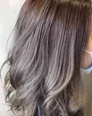 セミロング カラー 縮毛矯正⭐️ 桜場裕一のヘアスタイル