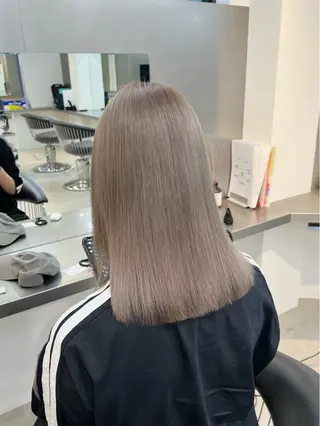 セミロング カラー Ami ブリーチ/ハイトーンのヘアスタイル