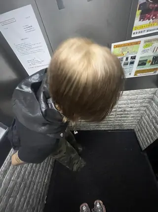 メンズ ハイトーン/デザイン カラー/複雑履歴葉月のヘアスタイル