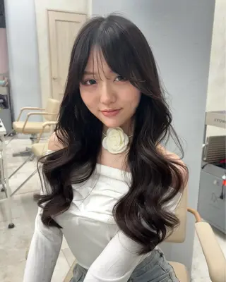 ロング 韓国ヘア レイヤーカットのヘアスタイル