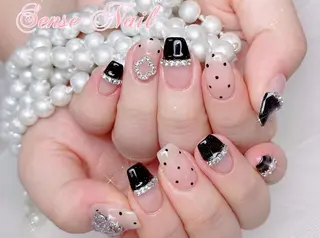 ネイル Queening 🦋のネイルデザイン