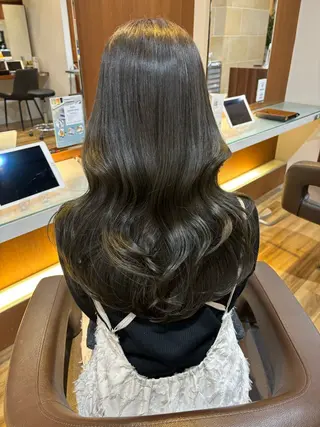 ロング カラー レイヤーカット /透明感/千葉怜寿のヘアスタイル