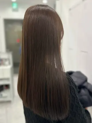 カラー 秋永 鈴のヘアスタイル