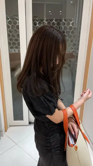 セミロング Agnos青山所属・鈴木 里奈のヘアスタイル