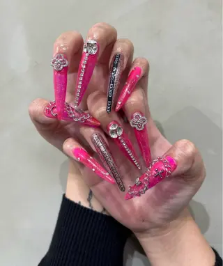 ネイル GRANDEUR焼津 MEI🪼のネイルデザイン