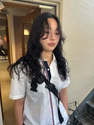 ロング カラー パーマ mei｜顔まわり ×透明感カラーのヘアスタイル