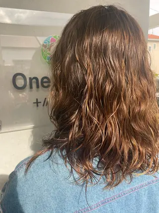 ミディアム Hair salon One World Parc所属・五日市 愛衣のヘアスタイル