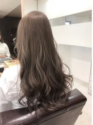 ロング カラー Zina 難波所属・YUDA 湯田のヘアスタイル