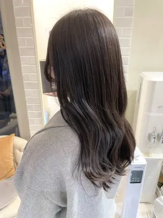 ロング カラー 矢幡 栞菜のヘアスタイル