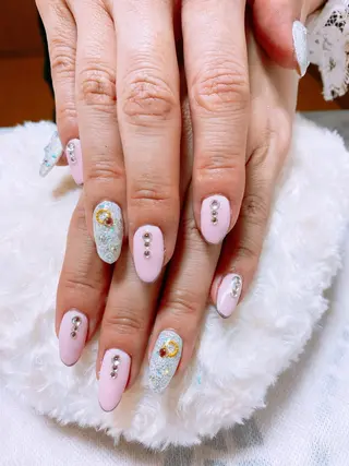 ネイル The Best Beauty受付担当のヘアスタイル