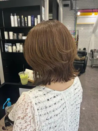 ミディアム カラー 友滝 真菜美のヘアスタイル