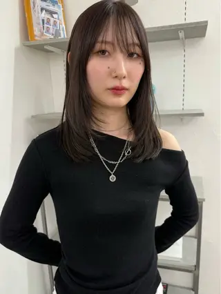 ミディアム イシイ モエカのヘアスタイル