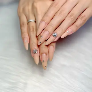 ネイル Lino+ ネイル&よもぎ蒸しのネイルデザイン