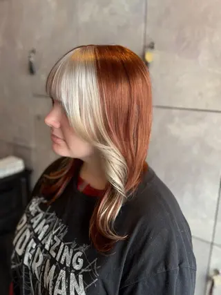 セミロング カラー ヘアアレンジ Lani5710所属・🎀ハイトーン・艶 カラー HANA🎀のヘアスタイル