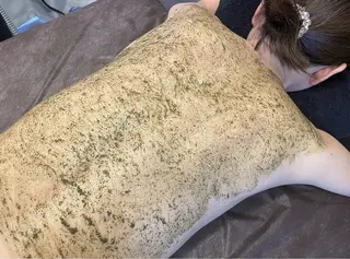 池袋毛穴ニキビ改善 ハーブピーリングのエステ・リラクイメージ