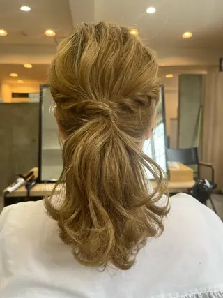 セミロング 東村 桃花のヘアスタイル