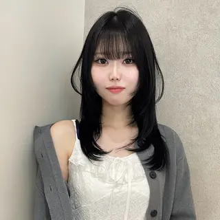 ロング ハッシュカット🖤 レイヤー/透けカラーのヘアスタイル