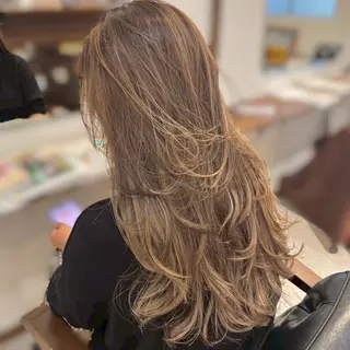 ロング 坂本 璃里杏のヘアスタイル