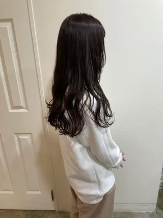 ロング カラー MIOベージュカラー 柔らかいカラーのヘアスタイル