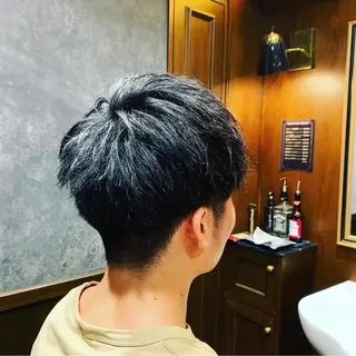 ショート カラー メンズ ヒロ銀座 バーバーショップ神楽坂所属・ひらお あおとのヘアスタイル
