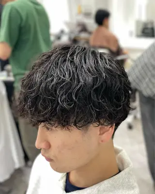 パーマ メンズ ✨️ツイスパ波巻き特 化小杉澪生✨️のヘアスタイル