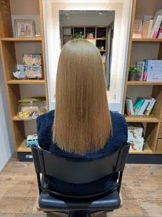 セミロング afloatkobe所属・美髪/髪質改善 川口凌弥のヘアスタイル