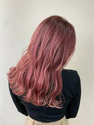 セミロング カラー 伊賀本 夢麻のヘアスタイル