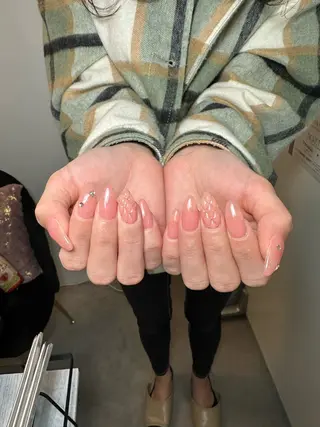 ネイル ATELIERHARLOW所属・nailist MOEのネイルデザイン