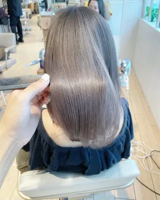 ミディアム 割れない顔まわり 小顔カット難波のヘアスタイル