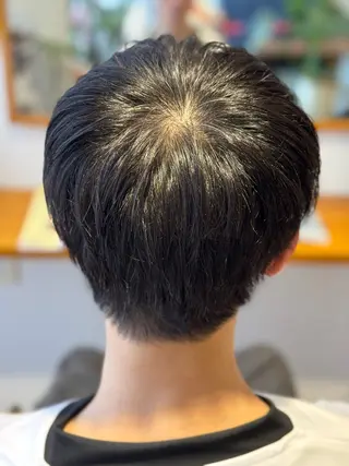 メンズ ハイトーン/デザイン カラー/新潟/りなのヘアスタイル