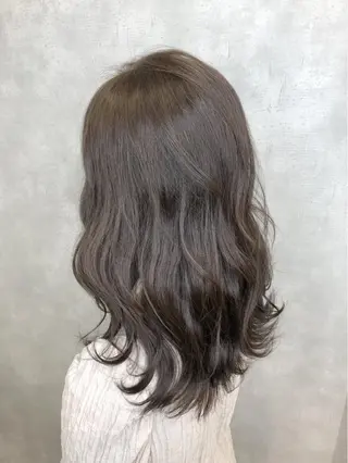 セミロング カラー ヘアアレンジ universe tokyoのヘアスタイル
