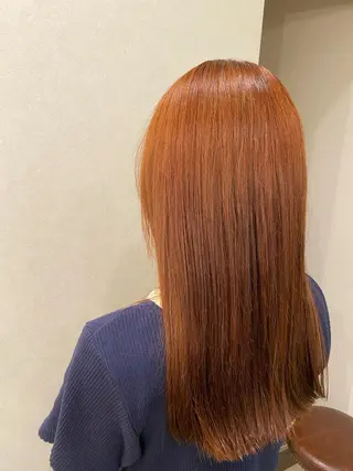 カラー 岡田 真弥のヘアスタイル
